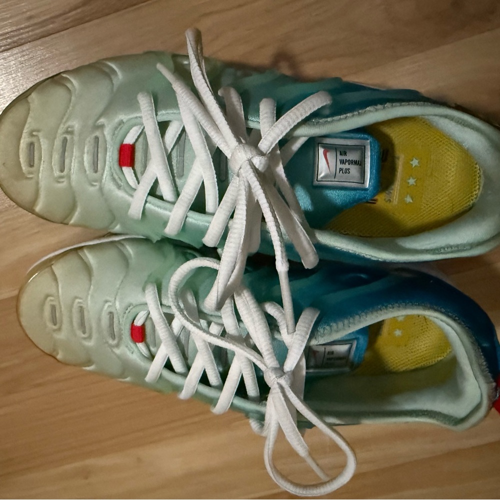 Nike Kids Aqua and White Sneakers - Picture 3 of 7